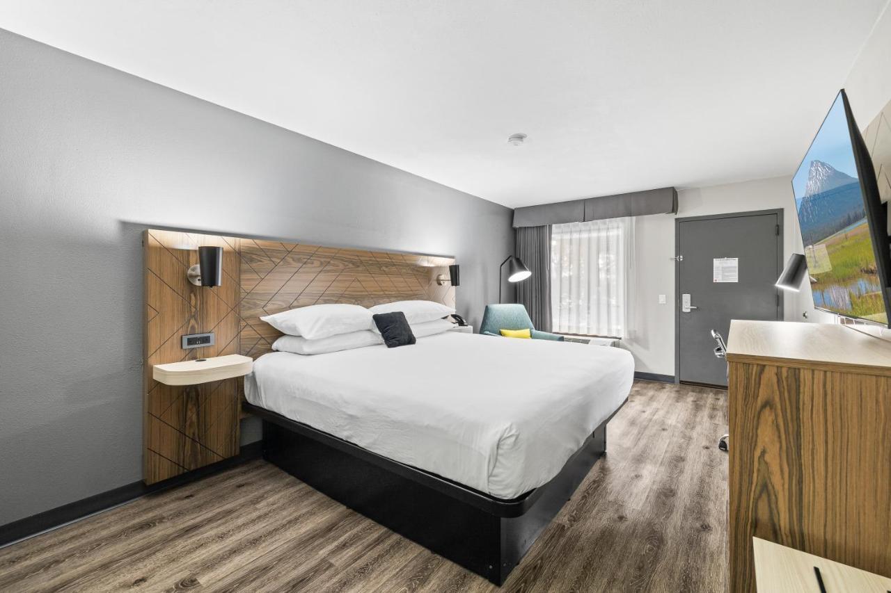 Red Lion Inn & Suites Deschutes River - Bend Dış mekan fotoğraf