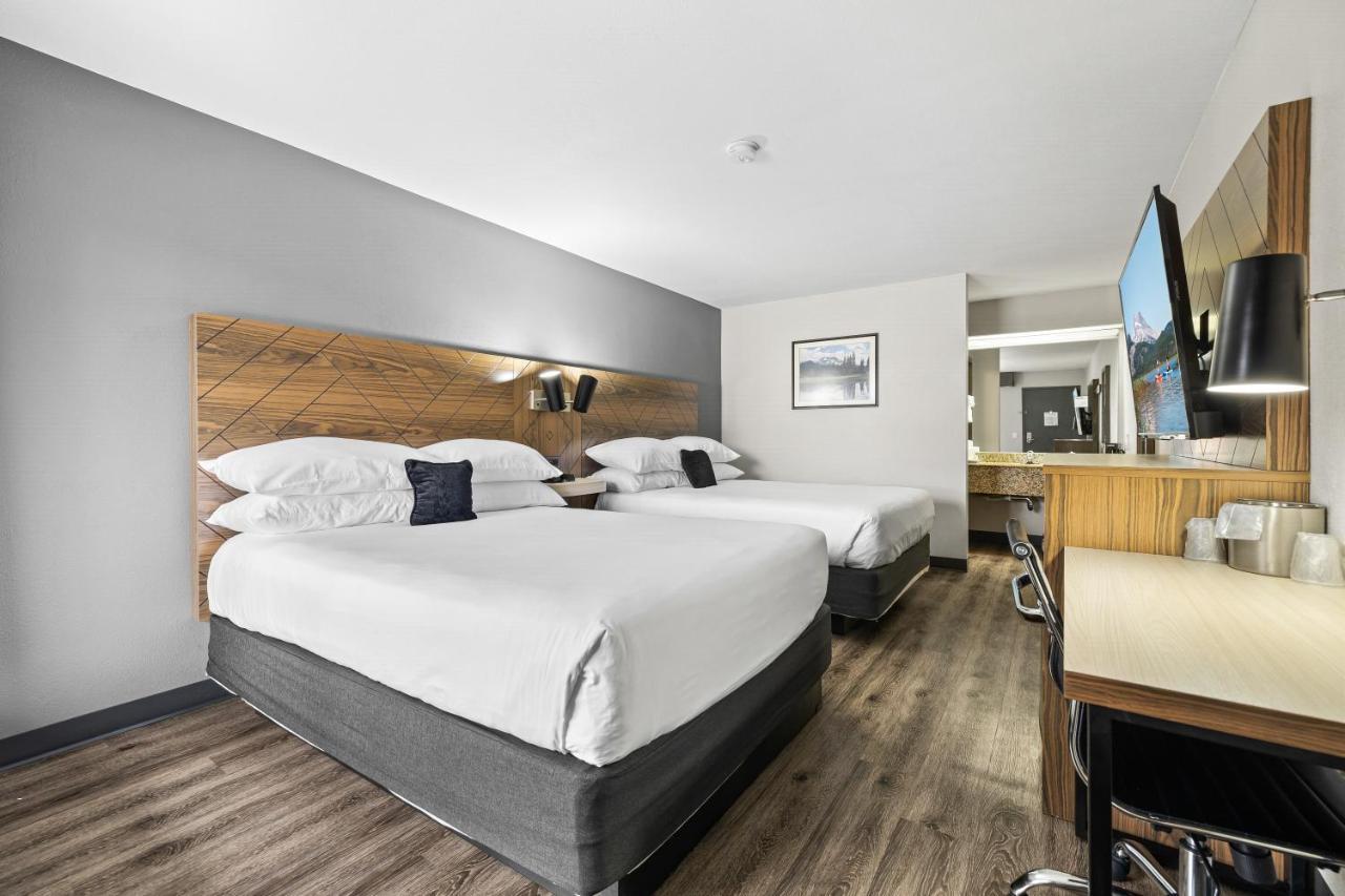 Red Lion Inn & Suites Deschutes River - Bend Dış mekan fotoğraf
