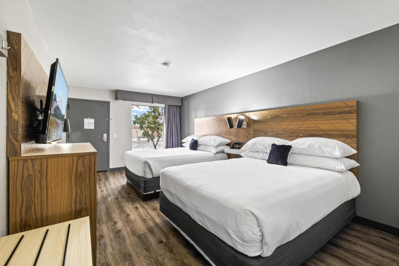 Red Lion Inn & Suites Deschutes River - Bend Dış mekan fotoğraf