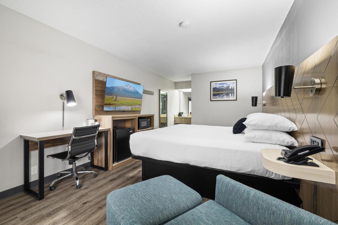 Red Lion Inn & Suites Deschutes River - Bend Dış mekan fotoğraf