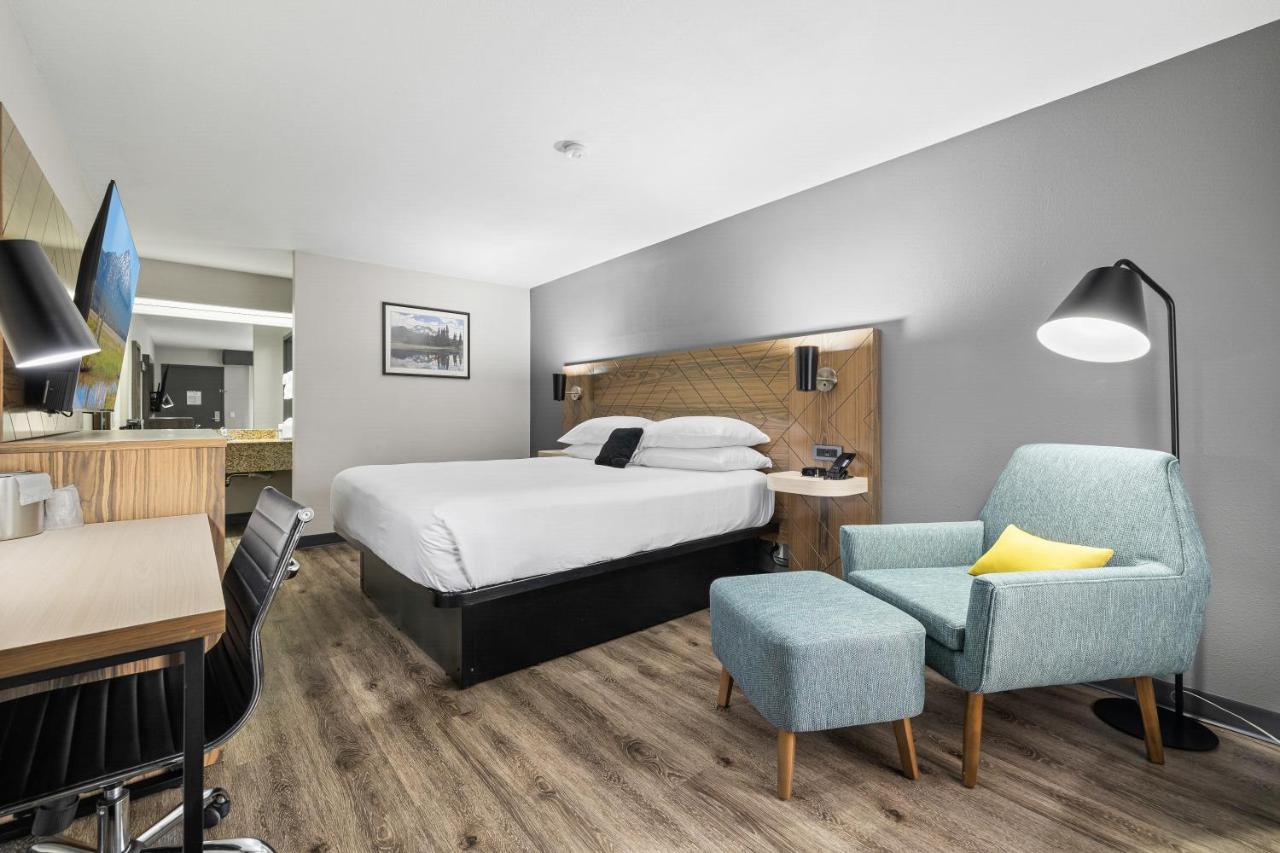 Red Lion Inn & Suites Deschutes River - Bend Dış mekan fotoğraf