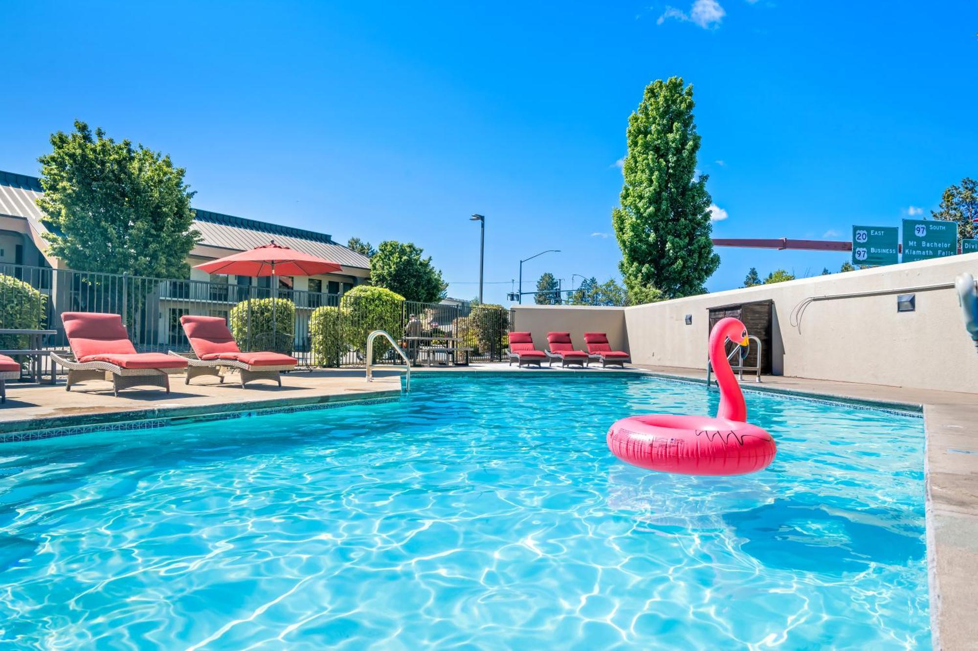 Red Lion Inn & Suites Deschutes River - Bend Dış mekan fotoğraf