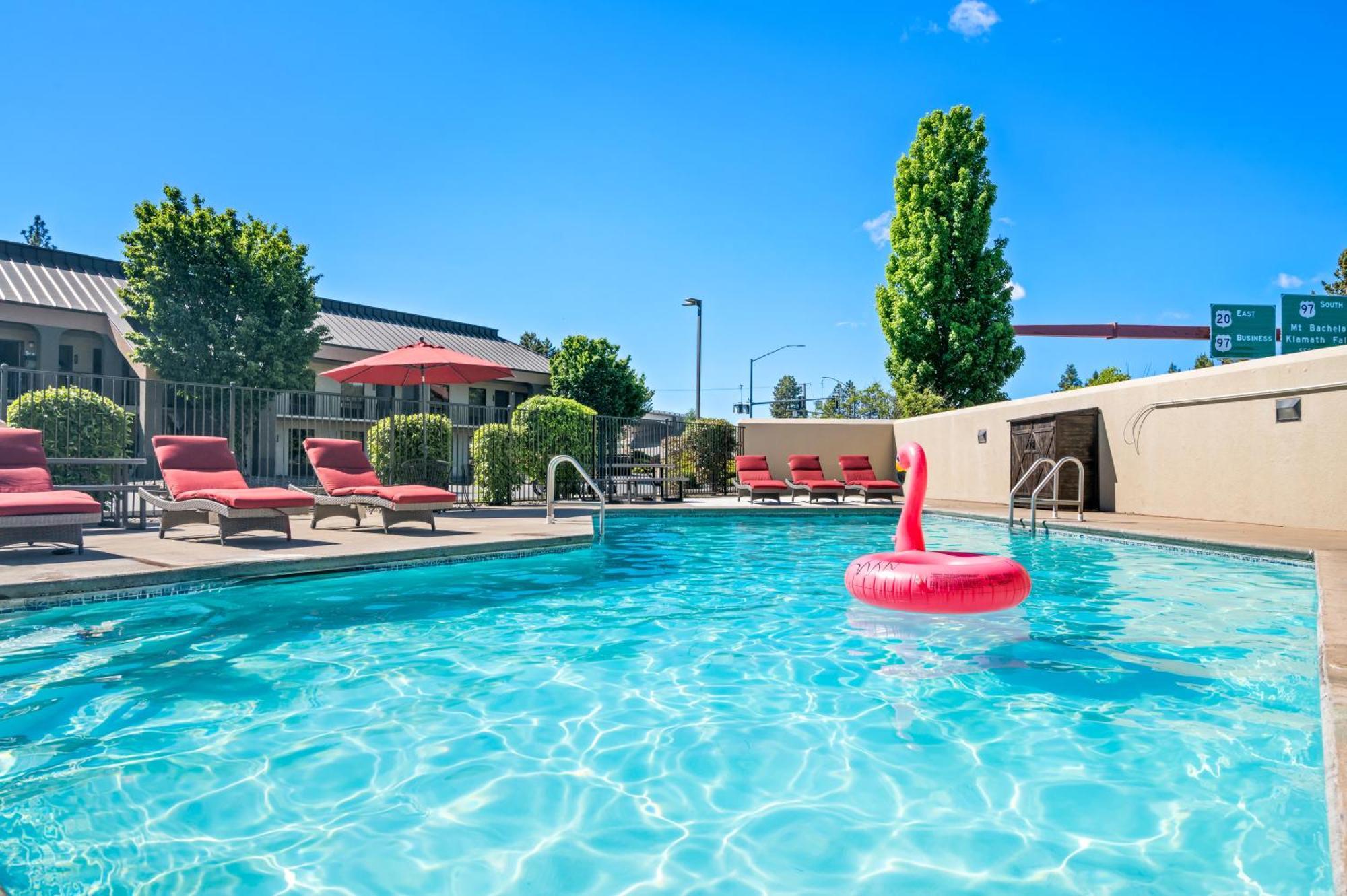 Red Lion Inn & Suites Deschutes River - Bend Dış mekan fotoğraf