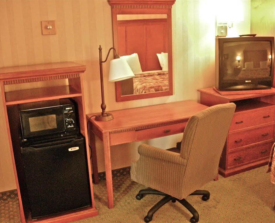 Red Lion Inn & Suites Deschutes River - Bend Dış mekan fotoğraf